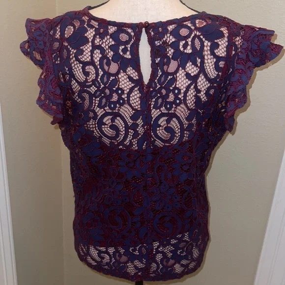 I.N. San Francisco lace top size Large - Picture 2 of 3